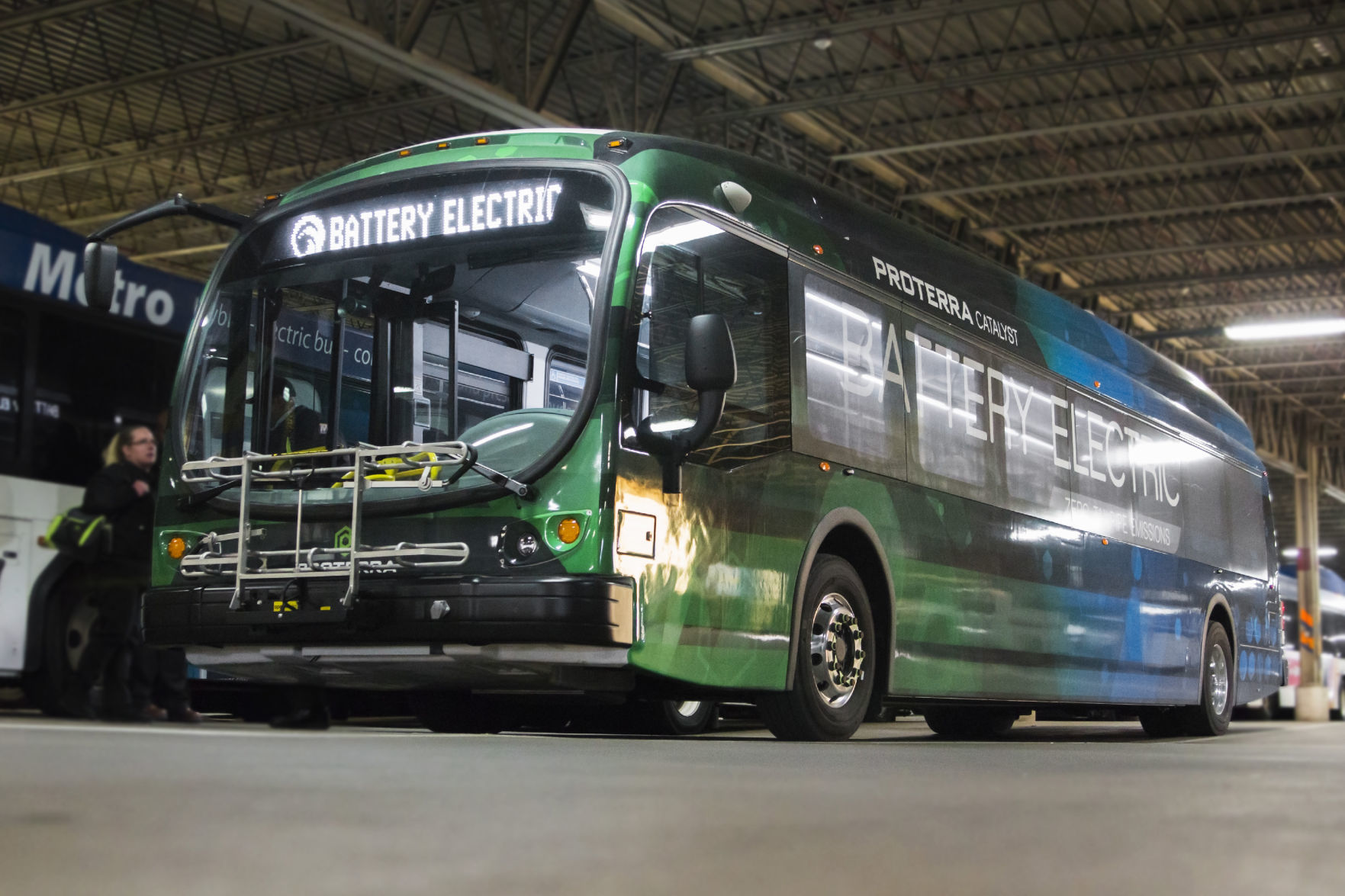 Electric bus
